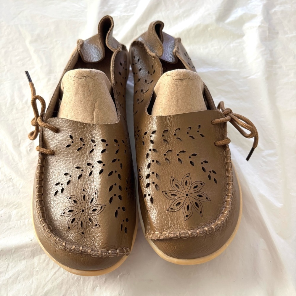 Socofy leather loafers die cut floral brown SZ 10.5 Euro 44 NWOT - Picture 11 of 14
